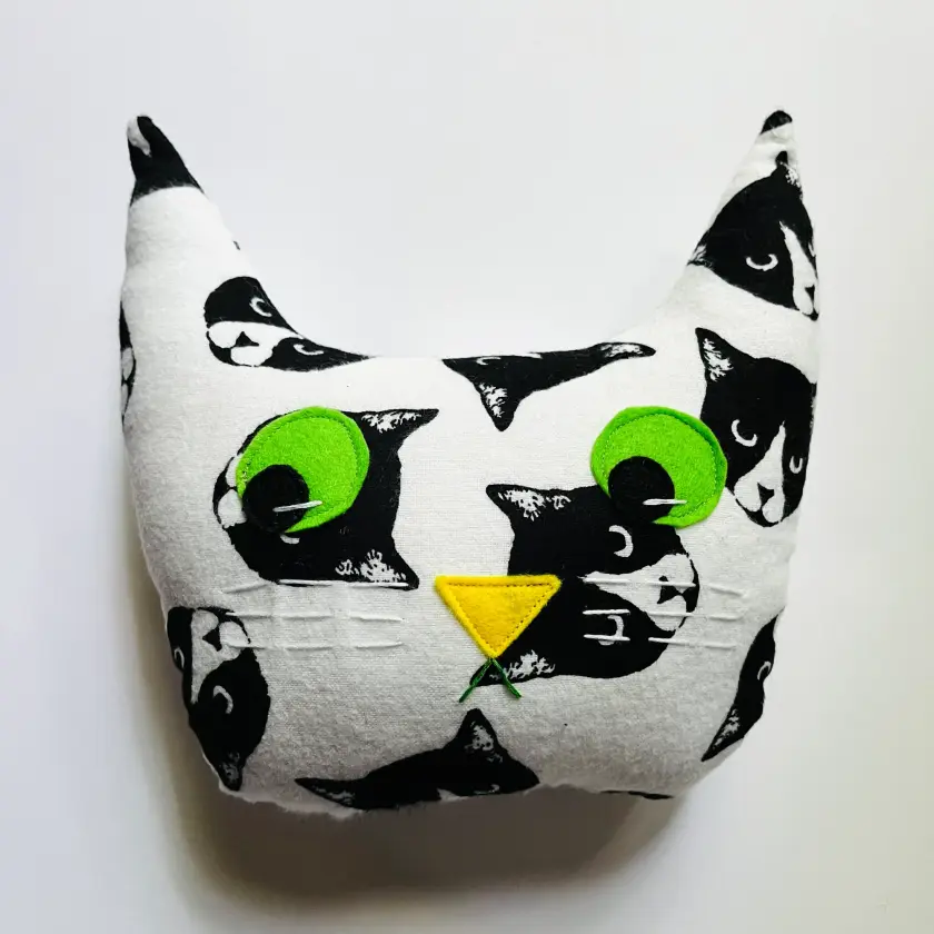 Milo - Cat Head Pillow Friend